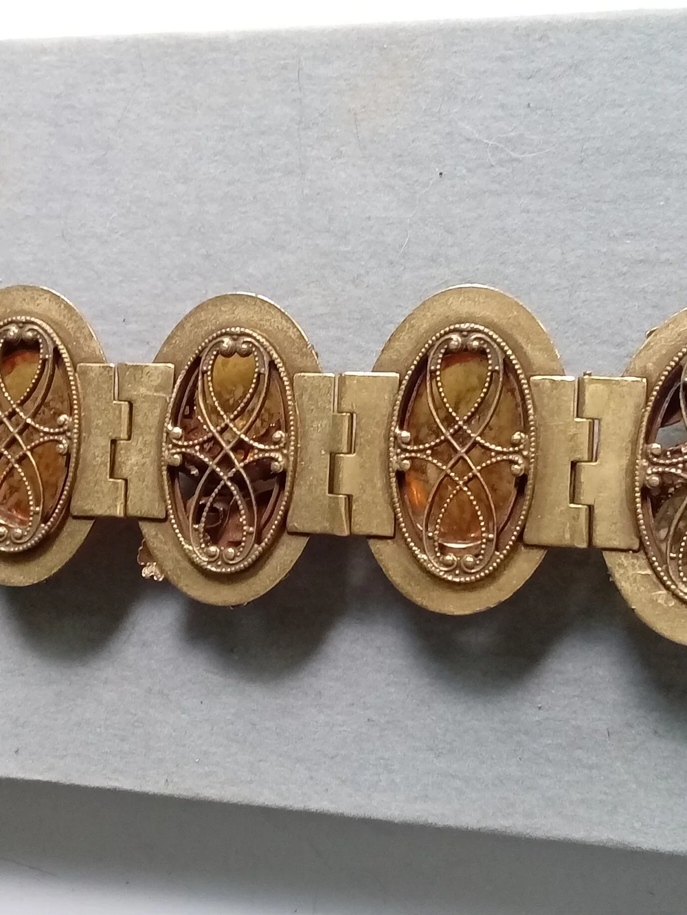 Vintage Ornate Faux Amber Panel Link Bracelet Gold Tone Pinecone‎ Rhinestone